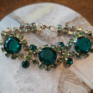 Vintage Emerald Green Rhinestone Bracelet Gold Tone